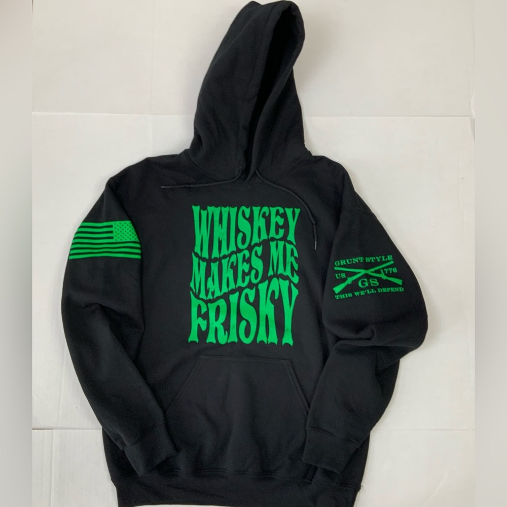 Grunt Style Medium Whiskey Makes Me Frisky Hoodie Sweatshirt Black St. Patrick’s